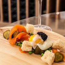 Œuf en meurette mal anders und Chablis Premier Cru