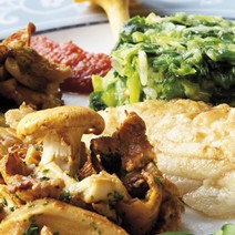 Zanderrücken mit Pilzen der Saison