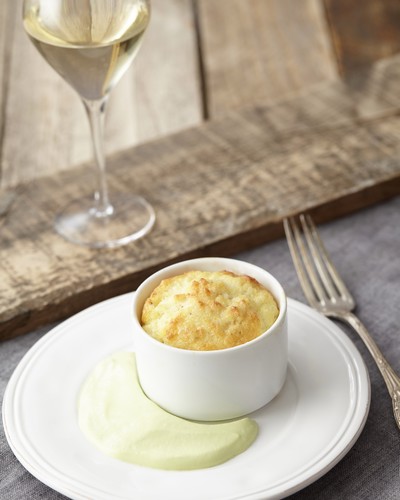 KABELJAU-SOUFFLÉ MIT CHABLIS UND KRESSE-CREME 