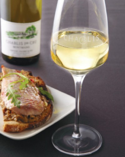 Rotbarbenschnittchen mit Auberginenkaviar und Chablis Premier Cru Montmains