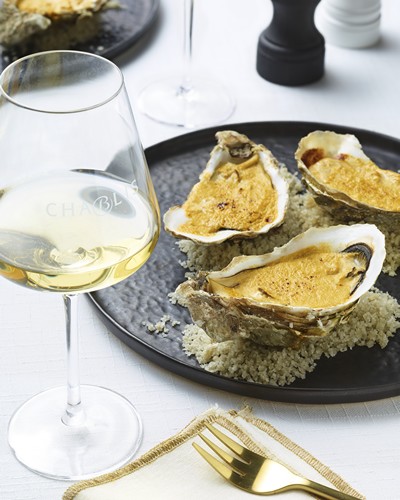 Austern nach Art Saint-Aubert und Chablis Premier Cru